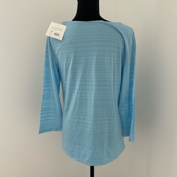 NWT Lightweight Blue Top - Picture 4 of 4